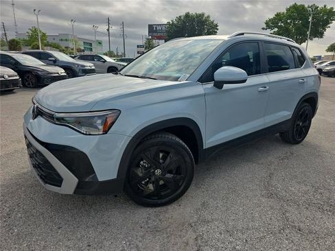 New 2026 Volkswagen Taos SE FWD image 26