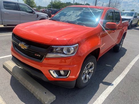 Used 2019 Chevrolet Colorado Z71 AWD/4WD image 2