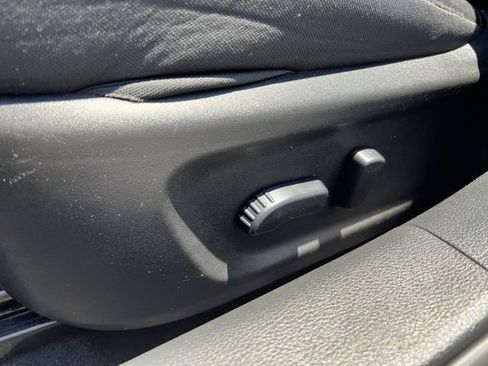 Used 2024 Nissan Altima 2.5 SV FWD image 33