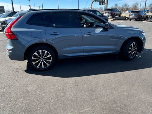 Used 2023 Volvo XC60 B5 Plus AWD/4WD image 7
