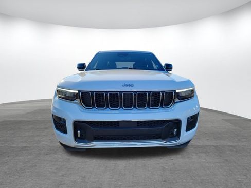 Used 2023 Jeep Grand Cherokee Overland w/ Luxury Tech Group IV image 2