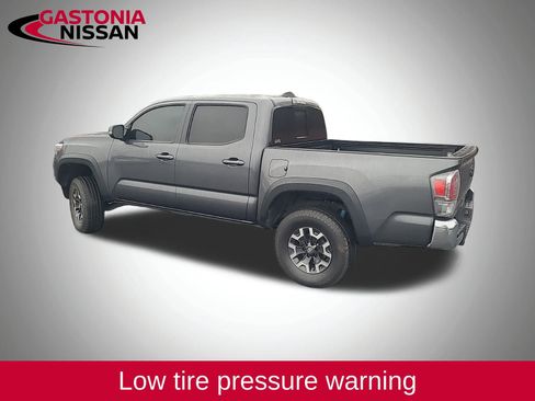 Used 2022 Toyota Tacoma TRD Off-Road image 11