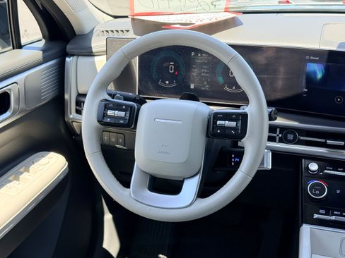 Used 2025 Hyundai Santa Fe SEL AWD/4WD image 18
