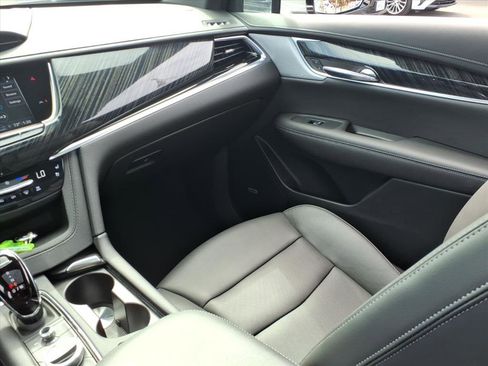 Certified 2024 Cadillac XT6 Premium Luxury w/ LPO, Floor Liner Package image 23