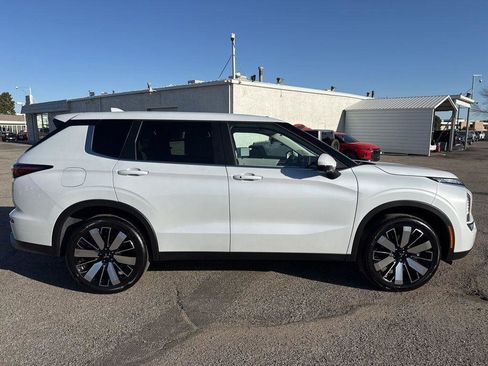New 2026 Mitsubishi Outlander SE FWD image 8