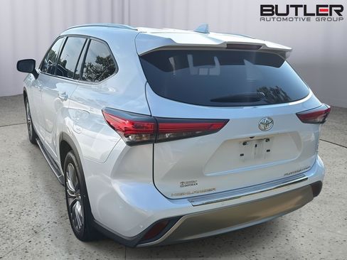 Used 2022 Toyota Highlander Platinum AWD/4WD image 10