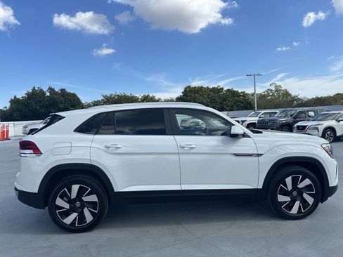 Used 2024 Volkswagen Atlas Cross Sport SE image 10