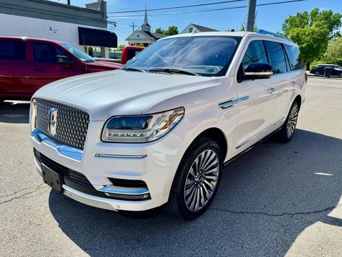 Used 2019 Lincoln Navigator Reserve image 3