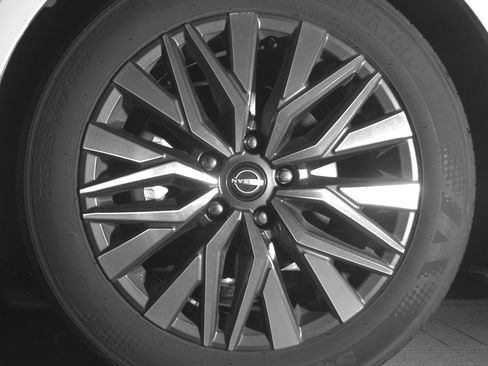 Used 2025 Nissan Altima 2.5 SV image 12