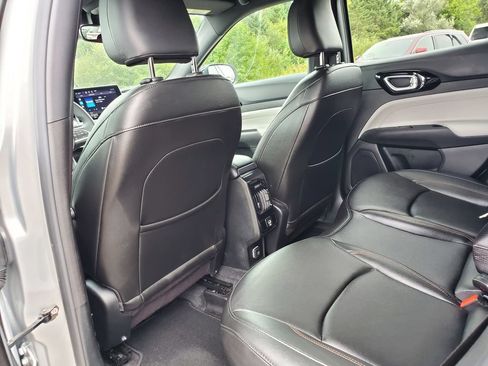 Used 2024 Jeep Compass Limited AWD/4WD image 9