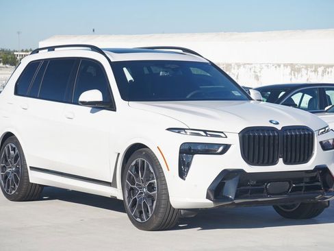 New 2026 BMW X7 xDrive40i w/ M Sport Package image 3