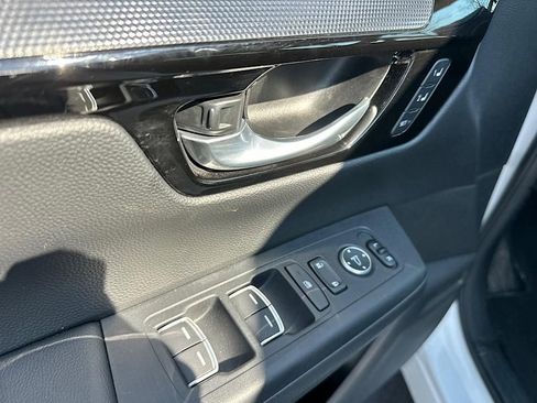 Used 2023 Honda CR-V EX-L image 19