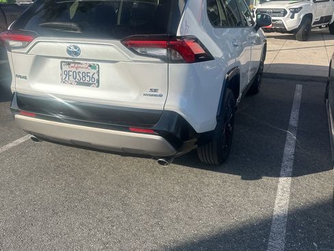 Used 2023 Toyota RAV4 SE w/ Convenience Package image 3