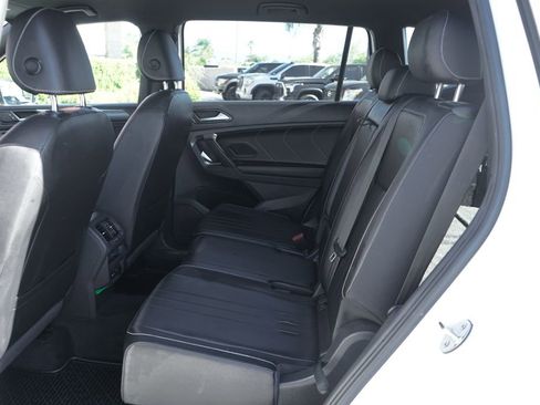Used 2022 Volkswagen Tiguan SE R-Line image 37