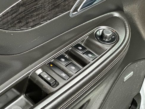 Used 2014 Buick Encore Premium image 15