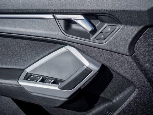 Certified 2025 Audi Q3 2.0T Premium Plus w/ Premium Plus Package image 18