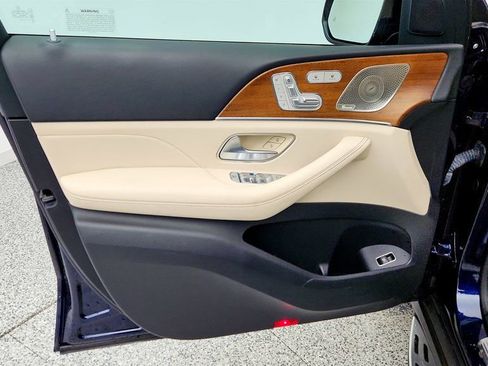 Used 2022 Mercedes-Benz GLE 350 4MATIC image 11