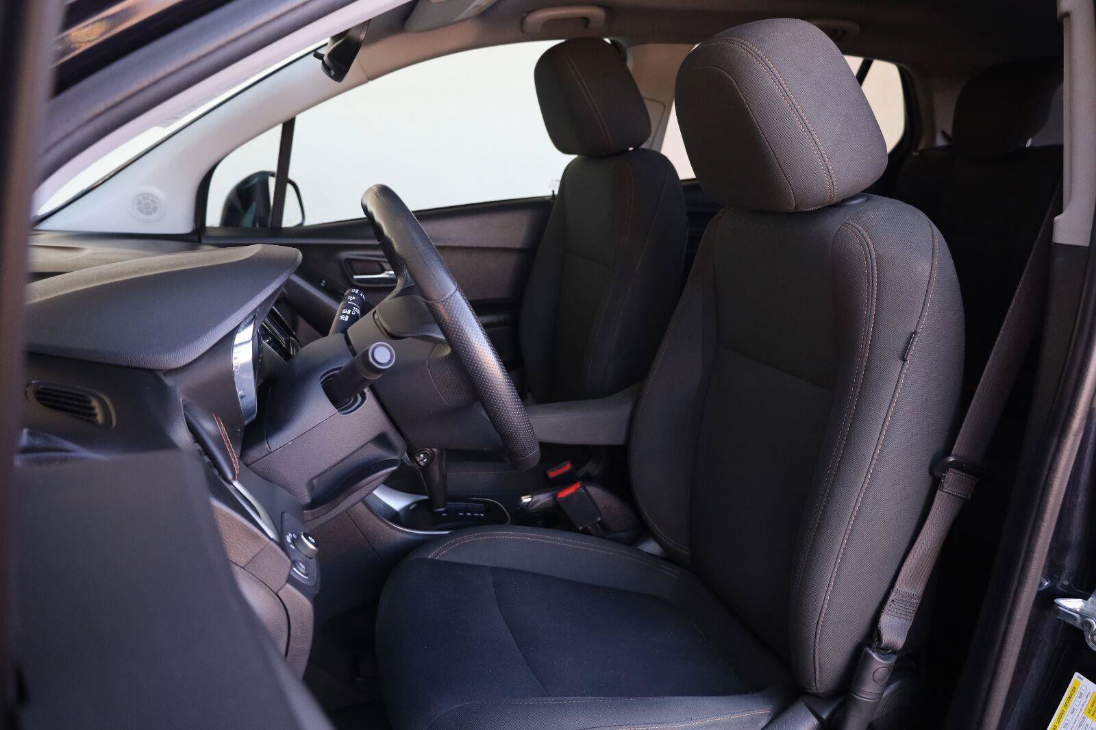 Used 2021 Chevrolet Trax LS w/ Tint and Cruise Package FWD image 18