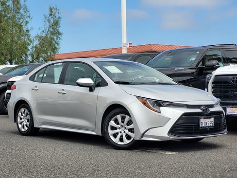 Certified 2025 Toyota Corolla LE w/ Convenience Package FWD image 2