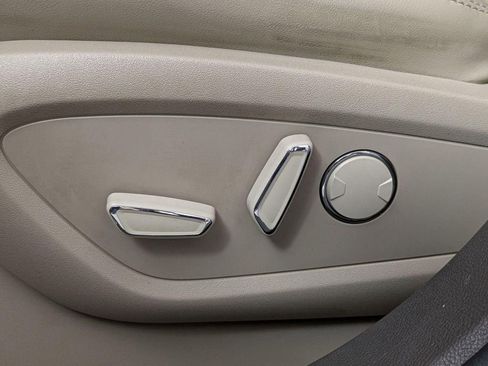 Used 2022 Lincoln Nautilus Reserve image 11