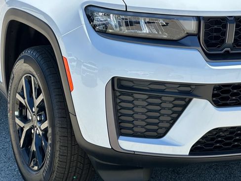 New 2026 Jeep Grand Cherokee L 2WD image 14
