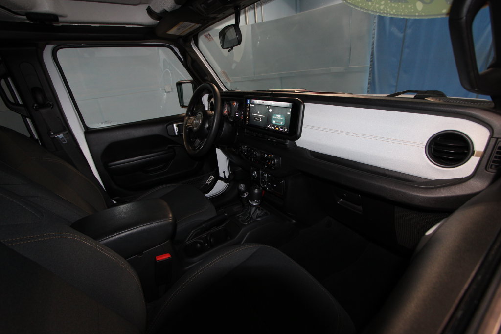 Used 2024 Jeep Gladiator Sport AWD/4WD image 20