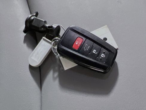 Used 2024 Toyota RAV4 XLE Premium image 36