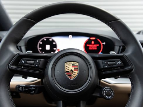 Certified 2025 Porsche Cayenne Coupe AWD/4WD image 14