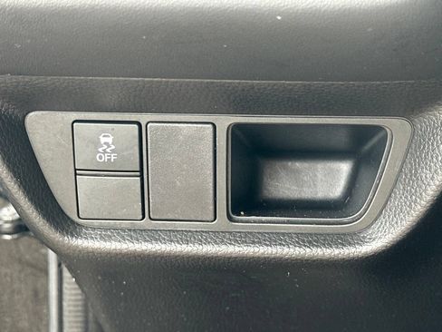 Used 2025 Honda HR-V LX image 17