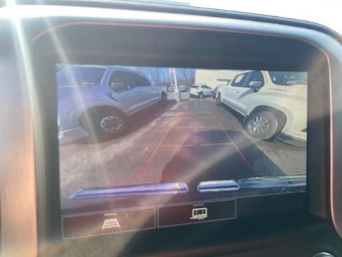 Used 2021 GMC Sierra 1500 Elevation w/ Preferred Package image 14