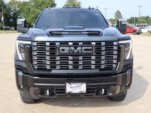 Used 2024 GMC Sierra 2500 Denali Ultimate AWD/4WD image 2