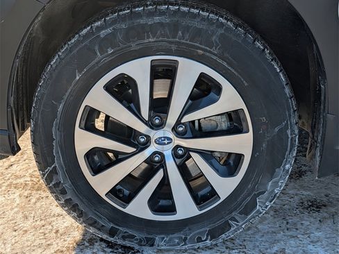 Certified 2025 Subaru Outback Premium image 15