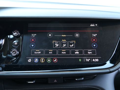Used 2022 Buick Envision Avenir w/ Technology Package II FWD image 19