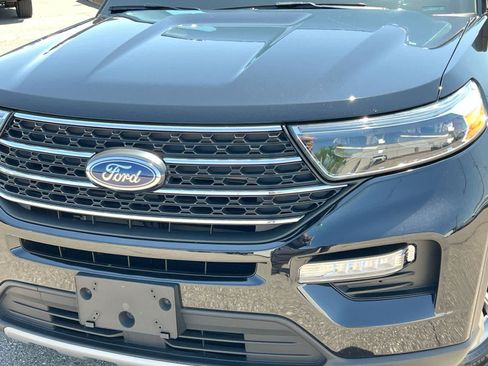 Used 2023 Ford Explorer XLT w/ Equipment Group 202A AWD/4WD image 11