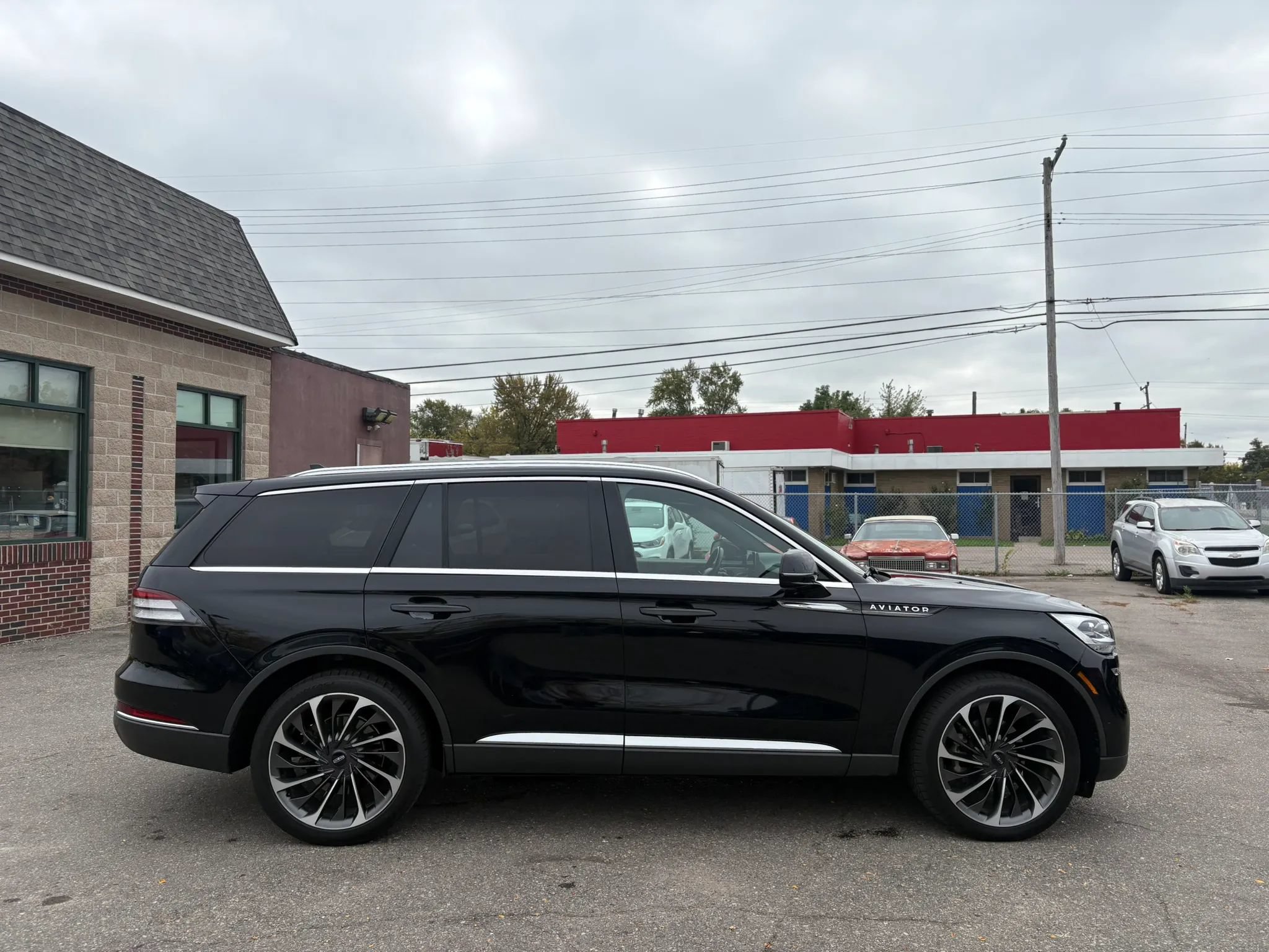Used 2021 Lincoln Aviator Reserve w/ Equipment Group 202A AWD/4WD image 4