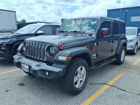 Used 2018 Jeep Wrangler Unlimited Sport S AWD/4WD image 1