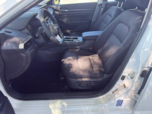 New 2025 Nissan Altima 2.5 SV image 14