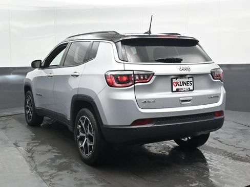 Used 2025 Jeep Compass Limited image 9