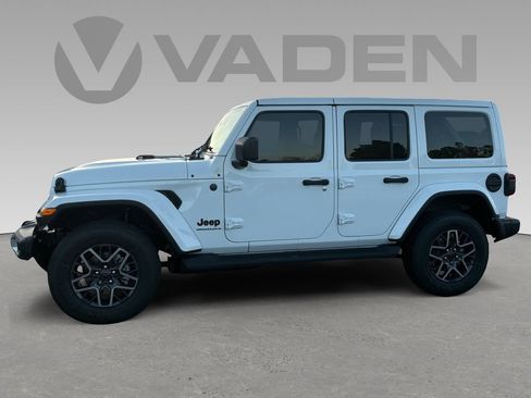 New 2026 Jeep Wrangler Unlimited Sahara AWD/4WD image 8