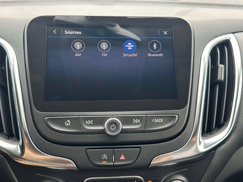 Used 2024 Chevrolet Equinox LT FWD image 9