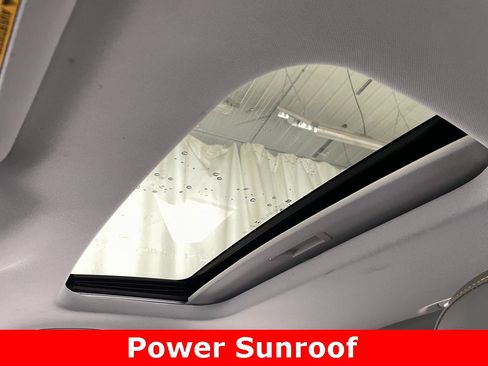 Certified 2024 Chevrolet Trax ACTIV w/ Sunroof Package image 4