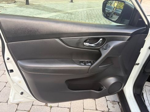 Used 2018 Nissan Rogue S FWD image 10