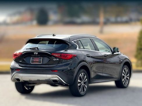 Used 2019 INFINITI QX30 Premium w/ Navigation Package image 9