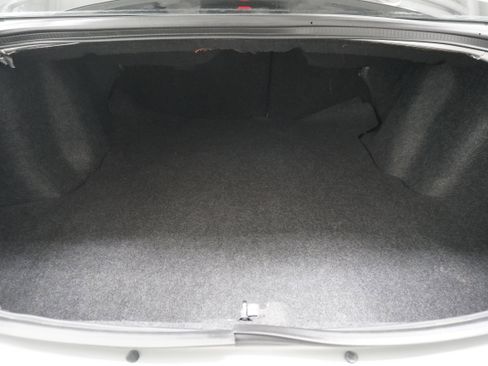 Used 2010 Chrysler Sebring Touring image 18