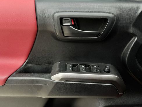 Used 2020 Toyota Tacoma SR5 image 24