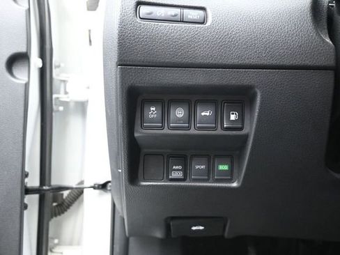 Used 2020 Nissan Rogue SV AWD/4WD image 15