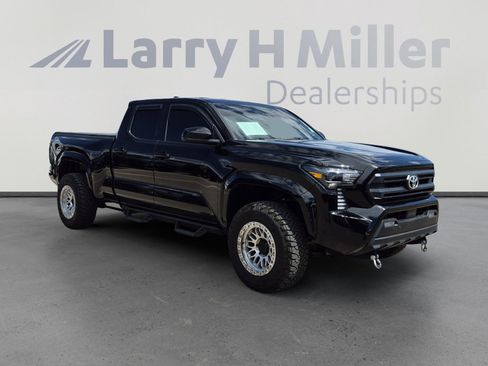 Used 2025 Toyota Tacoma SR5 AWD/4WD image 7