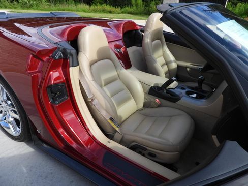 Used 2006 Chevrolet Corvette Convertible w/ Preferred Equipment Group RWD image 64