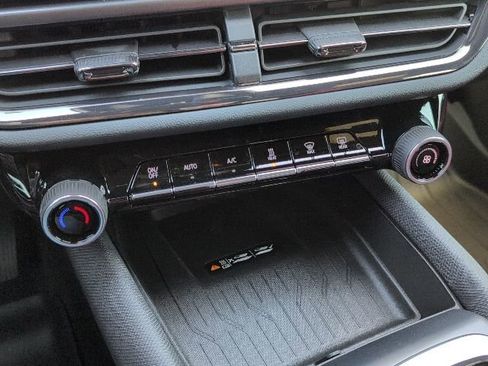 New 2026 Chevrolet Equinox EV RS image 25