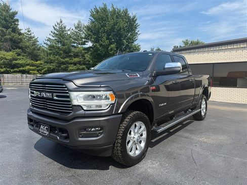 Used 2022 RAM 2500 Laramie AWD/4WD image 2